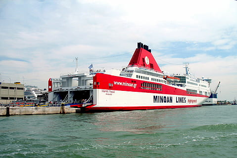 Italien, udflugt, træner, rejse, sejltur, Forsendelse, hav, vand, transportmidler, nautiske fartøj, transportform, himmel, sky - himmel, havnefronten, skib, natur, dag, arkitektur, rød, udendørs, ingen mennesker, bevægelse, godstransport, passagerskib, krydstogtskib, 2K, CC0, offentligt domæne, royaltyfrie
