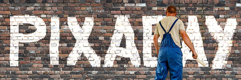 parete, pittore, pixabay, imbianchino, pietre, font, dipingere, graffiti, colore, creatività, pittura, murale, costruzione, muro dipinto, una persona, mattone, architettura, adulto, muro di mattoni, caratteristica della parete, occupazione, arte e artigianato, giorno, in piedi, capi di abbigliamento, esterno dell'edificio, struttura costruita, all'aperto, abilità, città, donne, 4K, CC0, dominio pubblico, privo di copyright