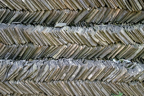 Fliese, Stapel, abstrakt, struktur, Platten, abstrakt, Struktur, Backstein, Hintergründe, Vollbild, texturiert, Nahansicht, keine Leute, draußen, in einer Reihe, Anordnung, große gruppe von gegenständen, Muster, Fülle, Auftrag, Wiederholung, Tag, die Architektur, Holz - Material, Meeresfrüchte, Fisch, Stillleben, 2K, CC0, gemeinfrei, lizenzfrei