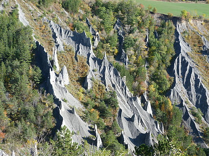 eroziune, natură, peisaj, munţi, Alpi, Munte, scenics, în aer liber, frumusețe în natură, scenice - natura, o scenă liniștită, liniște, copac, scenă non-urbană, zi, stâncă, plantă, nici o persoana, idilic, teren, creştere, solid, obiect de rocă, de munte, formatie rock, formare, erodate, 4K, CC0, domeniu public, fără drepturi de autor