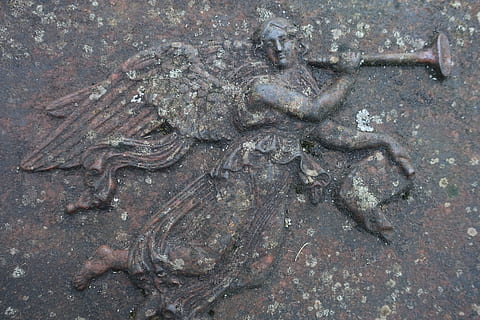 atminties, kapinės, sielvartas, miręs, viltis, angelas, praeitis, atsiminimai, dangus, senovės, kapas, gyvūnas, gyvūnų temos, nėra žmonių, ropliai, gyvūnų gyvūnija, aukšto kampo vaizdas, driežas, dieną, istorija, gyvūnų atstovavimas, pobūdį, stuburiniai, gyvūnams, menas ir amatai, amatų, lauke, senas, kūrybiškumas, iguana, 5K, CC0, Viešasis domenas, nemokamai