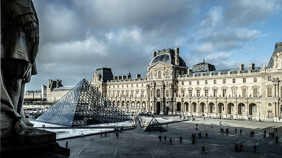 louvre museum, paris, louvre, museum, Paris, historisk, bygning, monument, pyramide, lisa, Mona Lisa, liza, mona, vinci, da vinci, fantastiske, arkitektur, sky - himmel, bygget struktur, bygning udvendig, himmel, by, rejsemål, natur, tilfældige mennesker, historie, fortiden, turisme, rejse, Rådhusplads, dag, udendørs, gruppe af mennesker, 5K