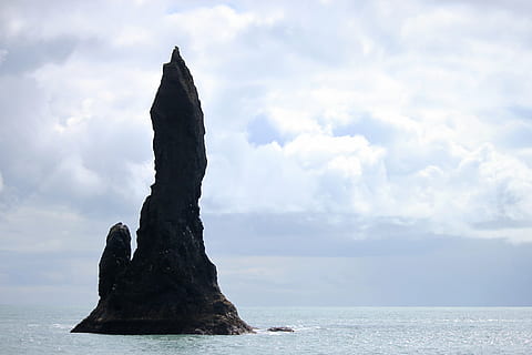 Foto, ø, legeme, vand, dagtimerne, havstabel, hav, klint, sten-, island, brusere, sky - himmel, ingen mennesker, dag, udendørs, natur, himmel, dyre temaer, klippe, scenics - natur, skønhed i naturen, horisont over vand, ro, horisont, rolig scene, solid, rock-objekt, rock formation, stable rock, ikke-urbane scene, eroderet, 4K, CC0, offentligt domæne, royaltyfrie