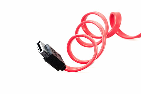 kabel, datamaskin, sata, s-ata, forbindelse, støpsel, pc, maskinvare, edp, databehandling, linje, periphaerie, makro, rød, svart, den, tilbehør, datailaufnahme, hvit bakgrunn, skjære ut, teknologi, kommunikasjon, Datakabel, kopiere plass, internett, svart farge, studio skudd, datanettverk, utstyr, trådløs teknologi, innendørs, nærbilde, enkelt objekt, hvit farge, industri, elektrisitet, elektrisk komponent, global kommunikasjon, telefonlinje, elektrisk utstyr, 4K, CC0, offentlig domene, opphavsrett gratis