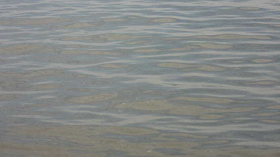 Welle, Muster, Reflexion, Hintergrund, abstrakt, Vollbild, Hintergründe, Wasser, Ufergegend, Natur, keine Leute, Tag, High Angle View, Schönheit in der Natur, draußen, See, gewellt, Ruhe, Oberfläche, Wasseroberfläche, Szenen - Natur, ruhige Szene, flach, 4K, CC0, gemeinfrei, lizenzfrei