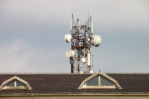 antenni, matriisi, kännykkä, antenni, ryhmä, viestintä, data, mikroaaltouuni, mobile, puhelin, radio, taivas, torni, langaton, tekniikka, avaruustutkimus, tila, tiede, ulkona, ei ihmisiä, arkkitehtuuri, rakennettu rakenne, satelliittiantenni, satelliitti, antenni - antenni, yhteys, maailmanlaajuinen viestintä, rakennuksen ulkoa, tietoliikennelaitteet, lähetystoiminta, langaton tekniikka, luonto, päivä, matala kulma, radioaalto, saviastiat, sähkölaitteet, 4K, CC0, public domain, rojaltivapaa