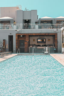 drømme pool, pool, fronthus, blå, himmel, bygning, klar, sollys, sol, svømmepøl, vand, arkitektur, bygget struktur, bygning udvendig, natur, dag, ingen mennesker, havnefronten, udendørs, poolen, turist resort, skyfri himmel, stol, trappe, turkisfarvet, luksus, 5K, CC0, offentligt domæne, royaltyfrie