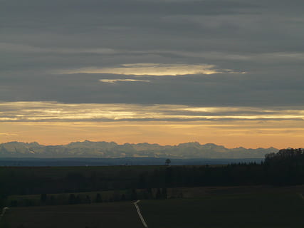 vista distante, montagne, alpino, visione, chiaro, cielo, natura, paesaggio, nuvola - cielo, bellezza nella natura, scenics - natura, tramonto, scena tranquilla, la tranquillità, ambiente, albero, nessuno, pianta, idilliaco, campo, scena non urbana, strada, terra, mezzi di trasporto, all'aperto, 2K, CC0, dominio pubblico, privo di copyright