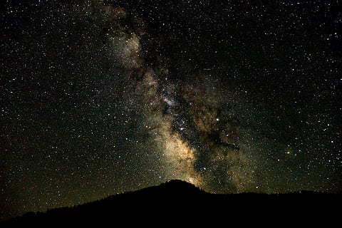 silhuet landskabsfotografering, bjerg, stjerner baggrund, silhuet bjerg, mælkeagtig, vej himmel, nat tid, silhuet, himlen om natten, astronomi, nat, stjerne - rum, natur, himmel, plads, Mælkevejen, mørk, galakse, blå, konstellation, ingen mennesker, skønhed i naturen, scenics - natur, ro, rolig scene, stjerne, majestætisk, stjerne felt, uendelighed, idyllisk, rum og astronomi, 5K, CC0, offentligt domæne, royaltyfrie