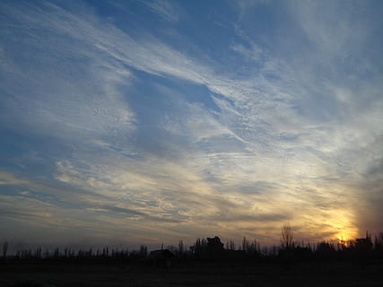 awan, langit, lansekap, matahari, alam, langit, pemandangan, matahari terbenam, bidang, bayangan hitam, awan - langit, tidak ada orang, keindahan di alam, scenics - alam, adegan yang tenang, lingkungan Hidup, ketenangan, di luar rumah, idilis, pohon, menanam, adegan non-urban, Arsitektur, tanah, eksterior bangunan, 1080P, CC0, domain publik, bebas royalti