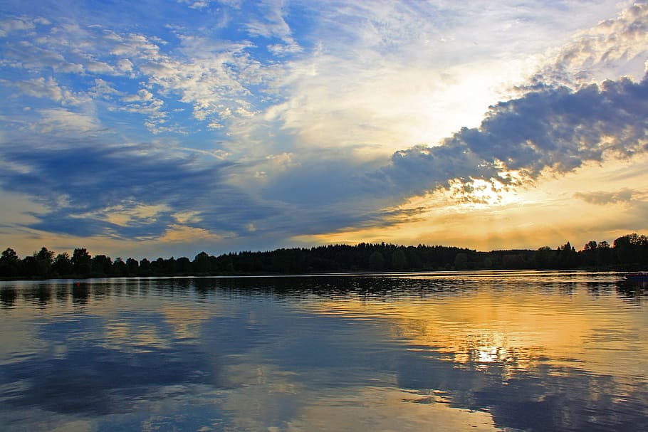 Schattenbildfoto, Bäume, Karosserie, Wasser, Reflexion, See, Natur, Sonnenuntergang, abendstimmung, Himmel, Abendhimmel, romantisch, Losheimer Stausee, Saarland, Deutschland, stiller See, abendliche ruhe, Wolken, Sommer-, Abendstunde, pastellfarben, Gegenlicht, wolke - himmel, Szenen - Natur, Schönheit in der Natur, Ruhe, ruhige Szene, Ufergegend, Baum, keine Leute, Nicht-städtische Szene, idyllisch, Pflanze, Silhouette, draußen, 4K