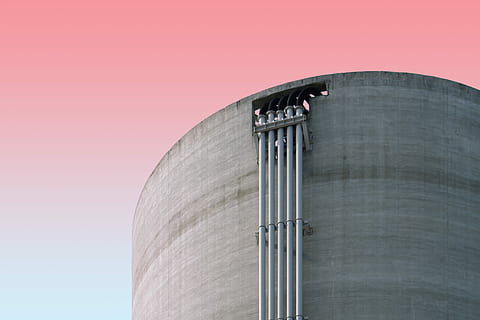 gri, metal borular, beton, bina, gökyüzü, eğim, mavi, pembe, kırmızı, mimari, hd duvar kağıdı, minimalizm, en az, Kent, Sanayi, insansız, kopya alanı, yakıt ve enerji üretimi, doğa, iş, dış yapı, silo, gün, açık hava, yapılı yapı, açık havada, fabrika, kapatmak, modern, çelik, sanat kültürü ve eğlence, alaşım, 5K, CC0, kamu malı, telif ücretsiz