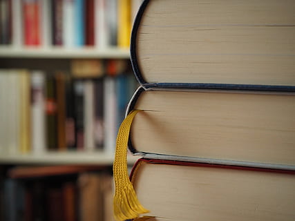 seçici, odak fotoğrafçılık, üç, kitaplar, kitap, kitap yığını, eski, okumak, eski kitap, kâğıt, antika, eski kitaplar, sayfalar, kütüphane, omurga, yalan söyleme, yayın, raf, kitaplık, Eğitim, içeriye, kapatmak, ahşap malzeme, insansız, öğrenme, yığın, Edebiyat, ön plana odaklanmak, büyük nesne grubu, Ciltli kitap, natürmort, bilgelik, bolluk, ders çalışıyor, 4K, CC0, kamu malı, telif ücretsiz