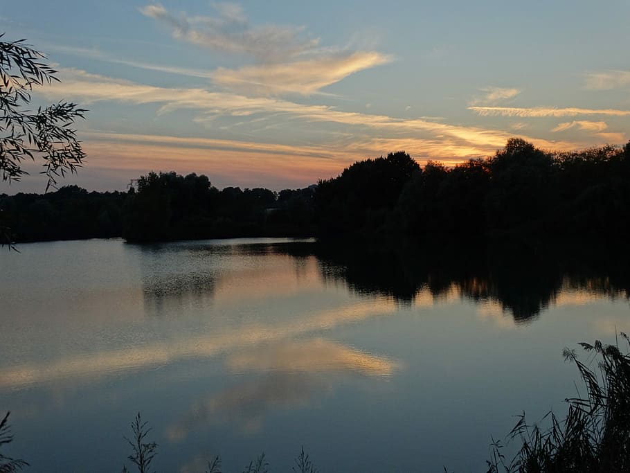 posta de sol, Brognard, doubs, francès-comte, llac, bosc, llac del bosc, vora de l'aigua, naturalesa, basat, sol, reflexió, aigua, cel, arbre, planta, escenics - natura, bellesa a la natura, escena tranquil·la, tranquil·litat, núvol - cel, cap gent, silueta, escena no urbana, idíl·lic, creixement, a l'aire lliure, 5K