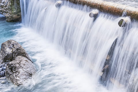 cascada, riu, fred, clar, aigua, naturalesa, aigües, paisatge, pedres, bach, rock, idíl·lic, murmuri, corrent d’aigua, alpí, bonic, flux, humor, moviment, exposició llarga, aigua que flueix, escenics - natura, moviment borrós, que flueix, bellesa a la natura, esquitxades, sòlid, rock - object, dia, cap gent, mar, davant del mar, poder a la natura, a l'aire lliure, caient aigua, 5K, CC0, domini públic, lliure de regalies