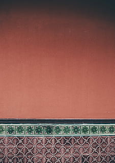 Senza titolo, parete, piastrelle, arte, modello, copia spazio, architettura, caratteristica della parete, nessuno, struttura costruita, sfondi, legno - materiale, ornato, Marrone, esterno dell'edificio, costruzione, ringhiera, città, dimora, all'aperto, casa, colore arancione, 2K, CC0, dominio pubblico, privo di copyright