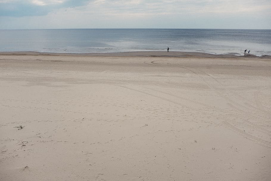 folk på seacoast, mennesker, landskab, strand, sand, hav, natur, kystlinje, ingen mennesker, rejse steder, strande, udendørs, ferier, sommer, ro, skønhed i naturen, jord, vand, himmel, scenics - natur, horisont, horisont over vand, rolig scene, dag, ikke-urbane scene, sky - himmel, fjern, 4K