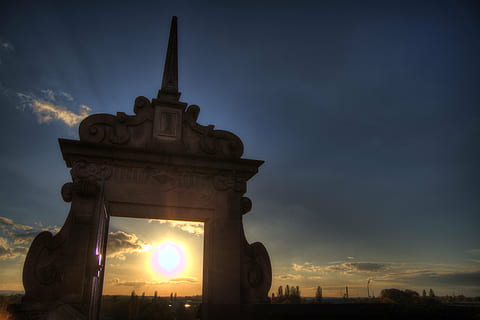 posta de sol, aschaffenburg, castell, núvols, cel, arquitectura, núvol - cel, estructura construïda, exterior de l'edifici, història, el passat, destinacions de viatge, naturalesa, cap gent, sol, turisme, viatjar, ciutat, monument, memorial, vista d’angle baix, arc, civilització antiga, 4K, CC0, domini públic, lliure de regalies
