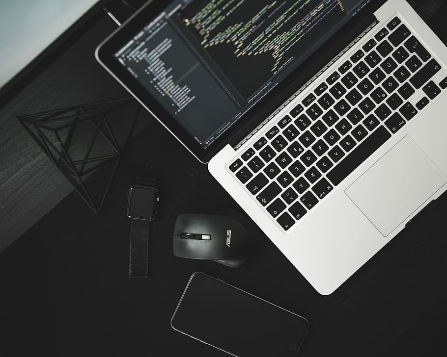 Macbook Pro, macbook, pro, tourné, la programmation, développeur, Bureau, La technologie, Technologie sans fil, ordinateur, lien, équipement informatique, clavier, la communication, clavier d'ordinateur, portable, dispositif d'information portable, personne, moniteur d'ordinateur, table, à l'intérieur, vue grand angle, l'Internet, directement au-dessus, nature morte, téléphone intelligent, clé d'ordinateur, 4K