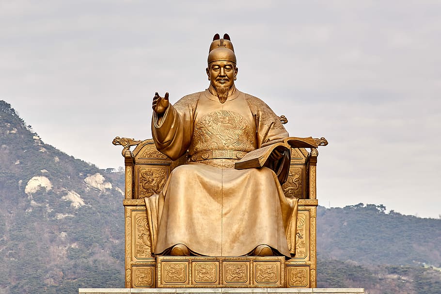 zlatá socha, muž, sedící, trůn, žlutá, židle socha, socha, král, kov, starověké, zlatý, sejung, Korea, Jižní Korea, Soul, sochařství, umění a řemesla, lidské zastoupení, architektura, nebe, mužská podobnost, destinace, zastoupení, Příroda, hora, náboženství, stavba, den, víra, mrak - nebe, řemeslo, město, Dějiny, nikdo, vyšperkovaný, 2K