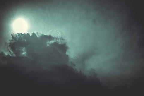blu, cielo, notte, struttura, nuvole, tempesta di vento, vento, tempesta, tempo metereologico, foto, nebbia, inoltrare, drammatico, inverno, nuvolosità, aria, nuvoloso, luce, natura, nuvola temporalesca, nessuno, nuvola - cielo, bellezza nella natura, cielo drammatico, ambiente, sfondi, fumo - struttura fisica, buio, Cloudscape, temporale, all'aperto, spaventoso, segnale di pericolo, infausto, potere in natura, meteorologia, 5K, CC0, dominio pubblico, privo di copyright