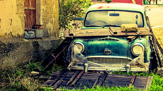 verlassen, Blau, Auto, Haus, tagsüber, blaues Auto, altes Auto, Wrack, rostig, gebrochen, beschädigt, Autowrack, Antiquität, zerstört, verrostet, psimolofou, Zypern, alt, altmodisch, obsolet, Retro-Stil, schmutzig, heruntergewirtschaftet, draußen, keine Leute, ruiniert, Straße, städtische Szene, Transport, Tag, Transportmittel, Landfahrzeug, Kraftfahrzeug, Oldtimer, stationär, verwittert, Pflanze, schlechter Zustand, Metall, Verschlechterung, Schrottplatz, 4K, CC0, gemeinfrei, lizenzfrei