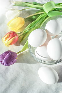 sortfarvede blomsterblomster, æg, hvid, tekstil, blomst, påske, desktop, natur, forår, fest, farverig, lykkelig, frisk, naturlig, skinnende, dekorative, sæson-, ferie, dekoration, sæson, lyse, lys, friskhed, blomstrende plante, plante, indendørs, mad, tulipan, skrøbelighed, ingen mennesker, sårbarhed, tæt på, mad og drikke, skønhed i naturen, bord, stilleben, høj vinkel visning, hvid farve, multi farvet, 5K, CC0, offentligt domæne, royaltyfrie