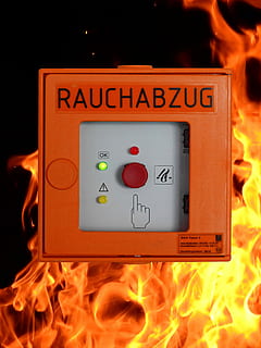 detector de mans, mà, detector d’incendis, polsador, botó, alarma, foc, sistema d’inici de sessió, sistema d’alarma d’incendis, detectors d'incendis, seguretat, sicherheitstechnik, tecnologia, risc, guardar, flama, calor, marca, combustió, rwa, foc - fenomen natural, perill, cremant, calor - temperatura, accidents i desastres, comunicació, text, signe, color taronja, senyal d'advertència, guió occidental, primer pla, cap gent, urgència, vermell, control, alarma d'incendis, naturalesa, economia, 4K, CC0, domini públic, lliure de regalies