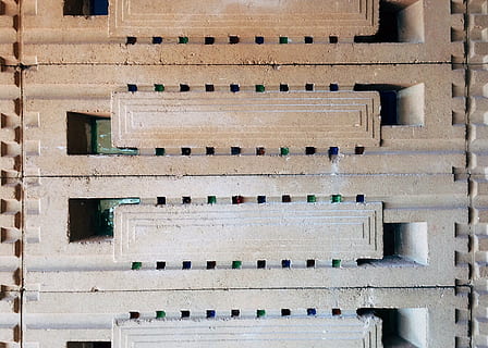 Stein, die Architektur, Design, Frank Lloyd Wright, keine Leute, in einer Reihe, große gruppe von gegenständen, Holz - Material, Anordnung, draußen, Nahansicht, Tag, Stapel, Geschäft, Industrie, Loch, Auftrag, Muster, Container, Warenhaus, Technologie, Kommunikation, 2K, CC0, gemeinfrei, lizenzfrei