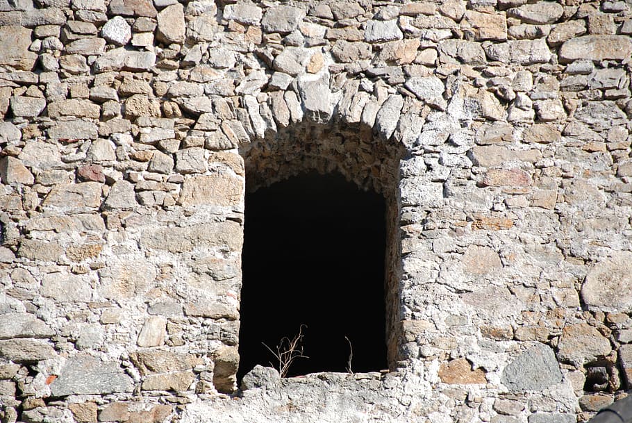 muro di pietra, finestra, rovinare, parete, struttura costruita, architettura, Casa, materiale lapideo, esterno dell'edificio, solido, vecchio, nessuno, giorno, storia, caratteristica della parete, abbandonato, vecchia rovina, buco, Entrata, il passato, portone, all'aperto, rovinato, mattone, antica civiltà, 4K