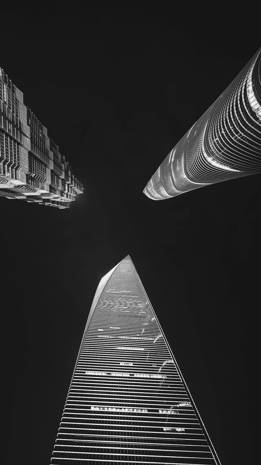 edifici, bw, arquitectura, estructura construïda, exterior de l'edifici, cap gent, vista d’angle baix, il·luminat, nit, patró, alta - alta, torre, ciutat, equips d’il·luminació, forma, metall, perspectiva decreixent, destinacions de viatge, viatjar, cel, directament a sota, gratacels, exterior d’edifici d’oficines, 5K
