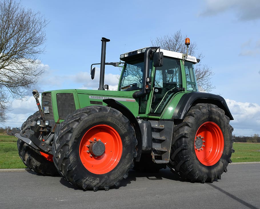 fendt, tractor, màquina, terra, roda, transport, manera de transport, vehicle terrestre, maquinària agrícola, equipament agrícola, pneumàtic, dia, cel, maquinària, naturalesa, cap gent, camió, carretera, a l'aire lliure, agricultura, camp, estacionari, 2K