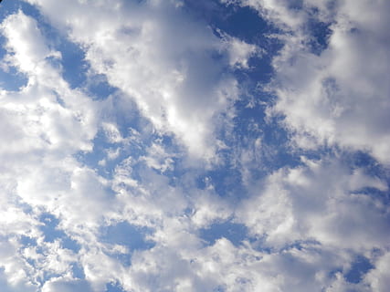 bewölkter Himmel, dicht, Wolken, dichte wolken, Wolken Textur, Hintergründe, wolke - himmel, Wolkengebilde, Himmel, Blau, Natur, Umgebung, Dramatischer Himmel, Schönheit in der Natur, launischer Himmel, Wind, bedeckt, Szenen - Natur, Atmosphäre, Sonnenlicht, draußen, keine Leute, weiße Farbe, Meteorologie, sauber, Klima, hell, dunkel, 4K, CC0, gemeinfrei, lizenzfrei