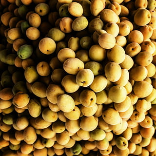 prugna, frutta, utile, stuoia, mangiare, Salute, succoso, biologico, natura, commestibile, giallo, salutare, cibo e bevande, mangiare sano, sfondi, fotogramma intero, cibo, benessere, grande gruppo di oggetti, freschezza, abbondanza, natura morta, nessuno, avvicinamento, in vendita, Al dettaglio, mercato, mucchio, bancarella, verdura, 4K, CC0, dominio pubblico, privo di copyright