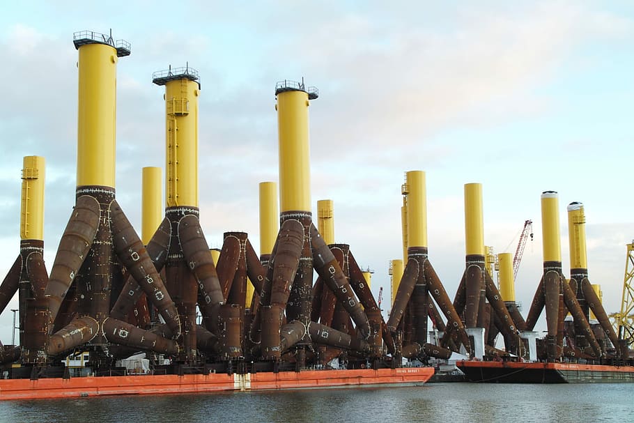 fundacions, aigua, bremerhaven, suport, indústria, fàbrica, groc, ampolla, cel, tecnologia, cap gent, naturalesa, dia, estructura construïda, arquitectura, núvol - cel, a l'aire lliure, maquinària, metall, negocis, desenvolupament, transport, centrar-se en primer pla, industria de la construcció, 2K