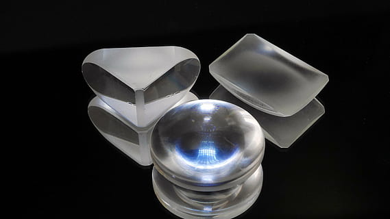 elemente optice, prismă, obiectiv, Fundal negru, studio shot, reflecţie, în interior, lucios, culoare alba, nici o persoana, Bijuterii, sticlă - material, a închide, grup de obiecte, elimina, bijuterie prețioasă, sferă, culoare neagră, echipamente de iluminat, argintiu colorat, formă, transparent, natură moartă, luxos, cheltuială, 4K, CC0, domeniu public, fără drepturi de autor