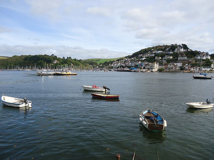 dartmouth, Anglaterra, embarcacions, devon, dartmouth, Anglaterra, kingswear, Costa, riu, mar, vaixell, blau, cel, aigua, port, canotatge, costaner, vela, vora del mar, festa, oceà, vacances, al sud, marina, línia de costa, vista, vaixell nàutic, imatge en color, transport, dia, a l'aire lliure, cap gent, manera de transport, davant del mar, arquitectura, amarrat, estructura construïda, naturalesa, núvol - cel, exterior de l'edifici, bellesa a la natura, muntanya, escenics - natura, iot, veler, ancorat, 4K