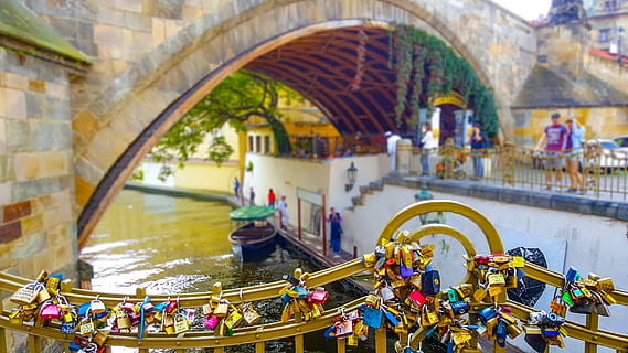 Prague, Key, Lock, Chain, Locket, key, lock, padlock, bridge, travel, destination, czech, tourism, keepsake, promise, love, europe, water, bridge - man made structure, large group of people, nautical vessel, architecture, day, built structure, canal, connection, transportation, mode of transportation, arch, travel destinations, building exterior, nature, focus on foreground, gondola - traditional boat, outdoors, arch bridge, 2K, CC0, public domain, royalty free