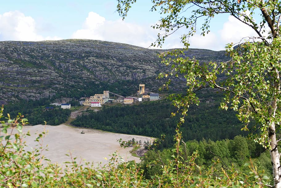 noruega, la meva, molibdè, mineria, arbre, naturalesa, planta, cap gent, dia, escenics, muntanya, exterior de l'edifici, arquitectura, estructura construïda, edifici, bellesa a la natura, creixement, color verd, cel, paisatge, escenics - natura, núvol - cel, terra, medi ambient, ciutat, a l'aire lliure, 4K