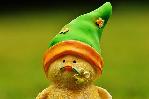 pulcini, primavera, floreale, fiore, carina, dolce, decorazione, figura, giallo, piccolo, tema di Pasqua, Pasqua, giovane uccello, divertente, animale, temi animali, colore verde, uccello, vertebrato, avvicinamento, nessuno, rappresentazione, sfondo verde, sfondo colorato, pappagallo, concentrarsi sulle conoscenze acquisite, un animale, girato in studio, rappresentazione animale, fauna selvatica, natura, all'aperto, frutta, Banana, bocca aperta, 5K, CC0, dominio pubblico, privo di copyright