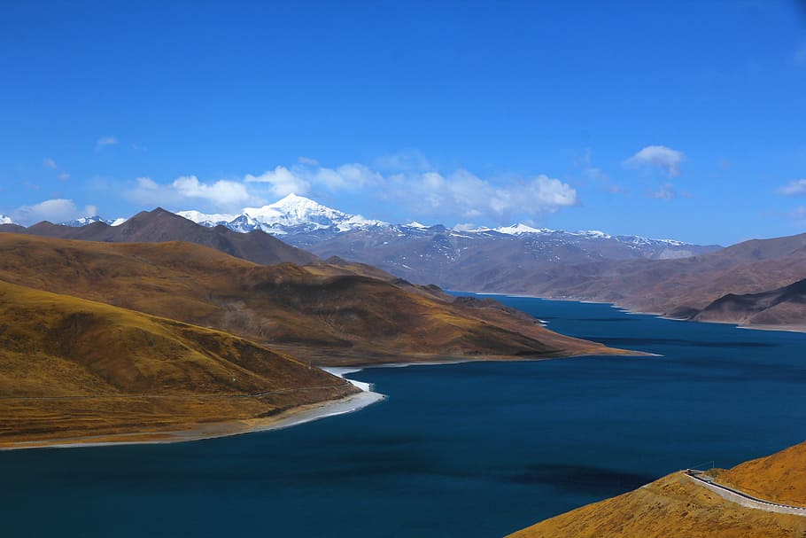 legeme, vand, ørken, dagtimerne, omgivet, bjerge, Foto, Alperne, bakker, flod, bjerg, himmel, Snowcap, kystlinjen, natur, landskab, scenics, bjergkæde, Himalaya, tibet, udendørs, sne, sø, bjergtop, blå, ladakh regionen, skønhed i naturen, rolig scene, scenics - natur, miljø, ro, dag, ingen mennesker, sky - himmel, rejsemål, ikke-urbane scene, jord, snedækket bjerg, 5K