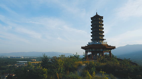 gri, maro, beton, clădire, verde, cosiță, albastru, cer, timpul zilei, cer albastru, Asia, budism, pagodă, arhitectură, construirea templelor, loc faimos, culturi, în aer liber, nor - cer, zi, construită, nici o persoana, exteriorul clădirii, credință, religie, natură, plantă, spiritualitate, Munte, lăcaș de cult, scenice - natura, copac, frumusețe în natură, destinații de călătorie, 4K, CC0, domeniu public, fără drepturi de autor