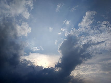 nori, raza de soare, adversitate, natură, vreme, albastru, cer, nor - cer, fundaluri, în aer liber, Cloudscape, zi, vară, acoperit de nori, climat, scenics, meteorologie, aer, lumină - fenomen natural, frumusețe în natură, spaţiu, stratosferă, lumina soarelui, cumulus nor, scenice - natura, vedere unghiulară joasă, liniște, nici o persoana, mediu inconjurator, o scenă liniștită, dramatic cer, idilic, moliciune, 4K, CC0, domeniu public, fără drepturi de autor