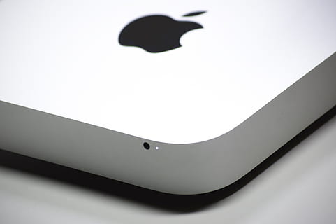Apple Mac mini, eple, mac, mini, datamaskin, teknologi, innendørs, ingen folk, studio skudd, nærbilde, skygge, hvit bakgrunn, silhouette, svart farge, kopiere plass, hvit farge, papir, abstrakt, representasjon, veggbyggingsfunksjon, høy vinkel visning, enkelhet, enkelt objekt, 4K, CC0, offentlig domene, opphavsrett gratis