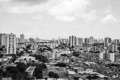 paesaggio, città, grigio, architettura, edifici, esterno dell'edificio, struttura costruita, costruzione, paesaggio urbano, cielo, nuvola - cielo, quartiere residenziale, folla, affollato, giorno, vista dall'alto, natura, edificio per uffici esterno, grattacielo, all'aperto, skyline urbano, insediamento, 4K, CC0, dominio pubblico, privo di copyright