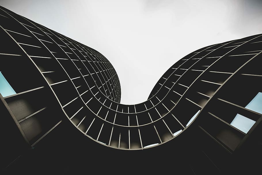 baix, foto d'angle, marró, concret, edifici, blanc, cel, cuc, vista d'ulls, gris, negre, estructura, arquitectura, resum, estructura construïda, exterior de l'edifici, patró, cap gent, vista d’angle baix, ciutat, modern, naturalesa, cel clar, exterior d’edifici d’oficines, directament a sota, dia, corba, vidre - material, gratacels, forma geomètrica, forma, 5K