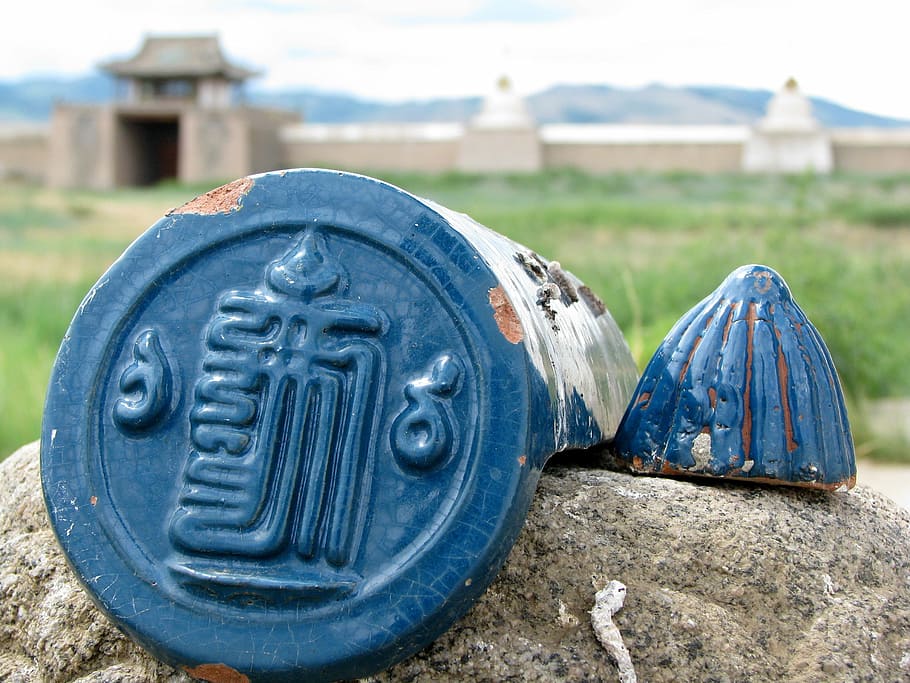 rajola, temple, budisme, silur, choch bag, el temple blau, monestir, erdene dzuu, mongolia, Segle XVI, detall de, dia, cap gent, a l'aire lliure, arquitectura, exterior de l'edifici, militar, centrar-se en primer pla, primer pla, naturalesa, estructura construïda, herba, sabata, sòlid, planta, terra, text, comunicació, pedra, roba, làpida, el passat, 2K