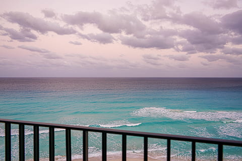 açık, mavi, deniz, ahşap, balkon, cancun, Meksika, bulutlar, okyanus manzarası, tropikal, plaj, seyahat, karayip, doğa, turizm, Su, peyzaj, tatil, kum, sahil, gökyüzü, deniz manzarası, kıyı şeridi, karayipler beach, dış mekan, egzotik, quintana, roo, su üzerinde ufuk, ufuk, doğada güzellik, manzaralar - doğa, korkuluk, bulut - gökyüzü, sakin sahne, huzur, gün, pastoral, dalga, insansız, açık havada, arazi, 8K, CC0, kamu malı, telif ücretsiz