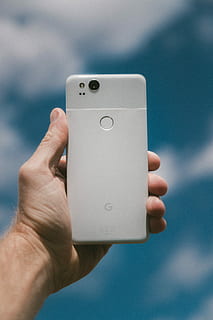 persona, detenzione, bianca, google smartphone android, argento, Google, pixel, xl, smartphone, mano umana, mano, parte del corpo umano, una persona, concentrarsi sulle conoscenze acquisite, comunicazione, tecnologia, smart phone, avvicinamento, tecnologia wireless, connessione, attività di svago, dispositivo di informazione portatile, persone reali, parte del corpo, cellulare, dito, giorno, 5K, CC0, dominio pubblico, privo di copyright