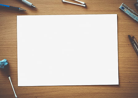 hvid, trykpapir, bord, papir, blank, tom, side, plads, design, skabelon, overflade, træ, layout, tegne, skrivebord, mock, kreativ, hobby, tegning, mockup, mock-up, desktop, arbejdsplads, blyant, værktøjer, kunstner, træ-, designer, pen, arbejde, arbejdsområde, kreativitet, træ - materiale, kopiere plads, trægulv, direkte over, kontor, indendørs, ingen mennesker, møbel, skriveinstrument, note pad, høj vinkel visning, uddannelse, forretning, hvid farve, trækorn, 4K, CC0, offentligt domæne, royaltyfrie
